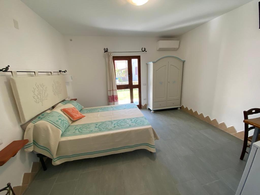 Sa Domo De Rosa Bed & Breakfast Budoni Bagian luar foto